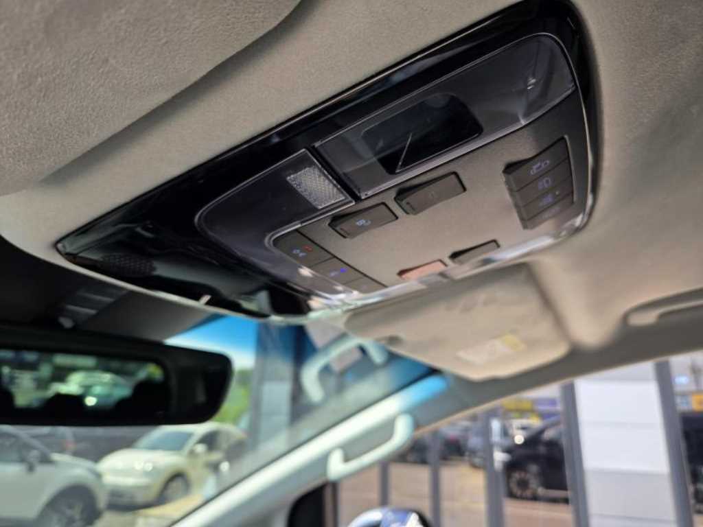 HYUNDAI Staria - Vista 10