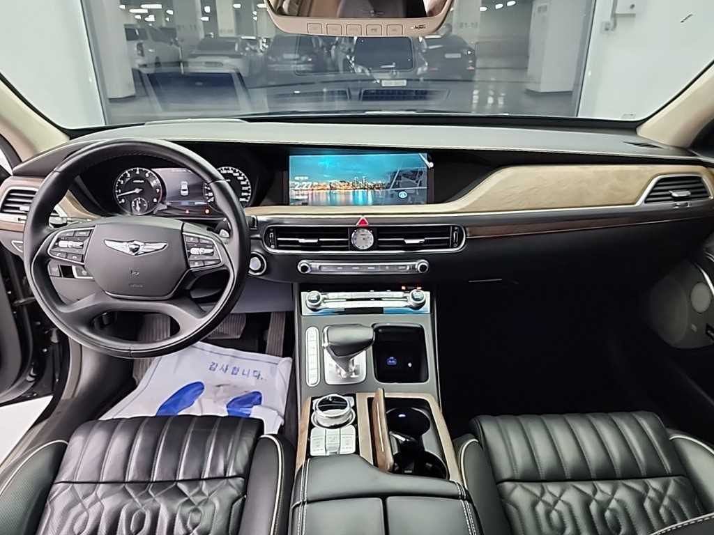 Genesis G90 - Vista 7