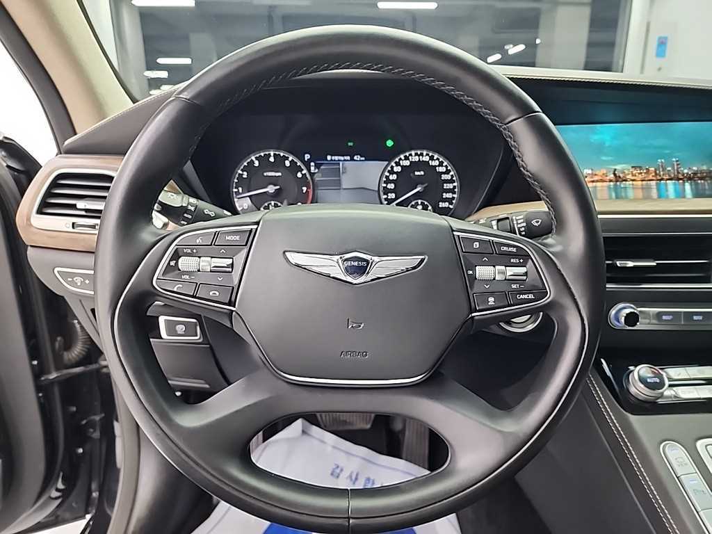 Genesis G90 - Vista 9