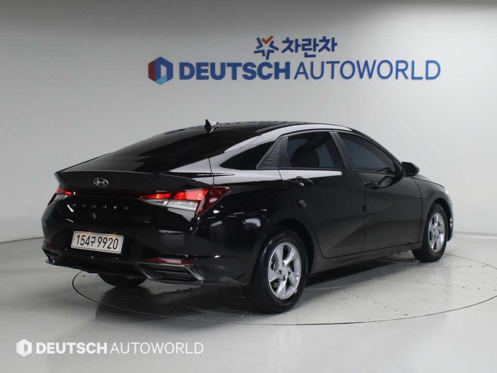 HYUNDAI Avante - Vista 4