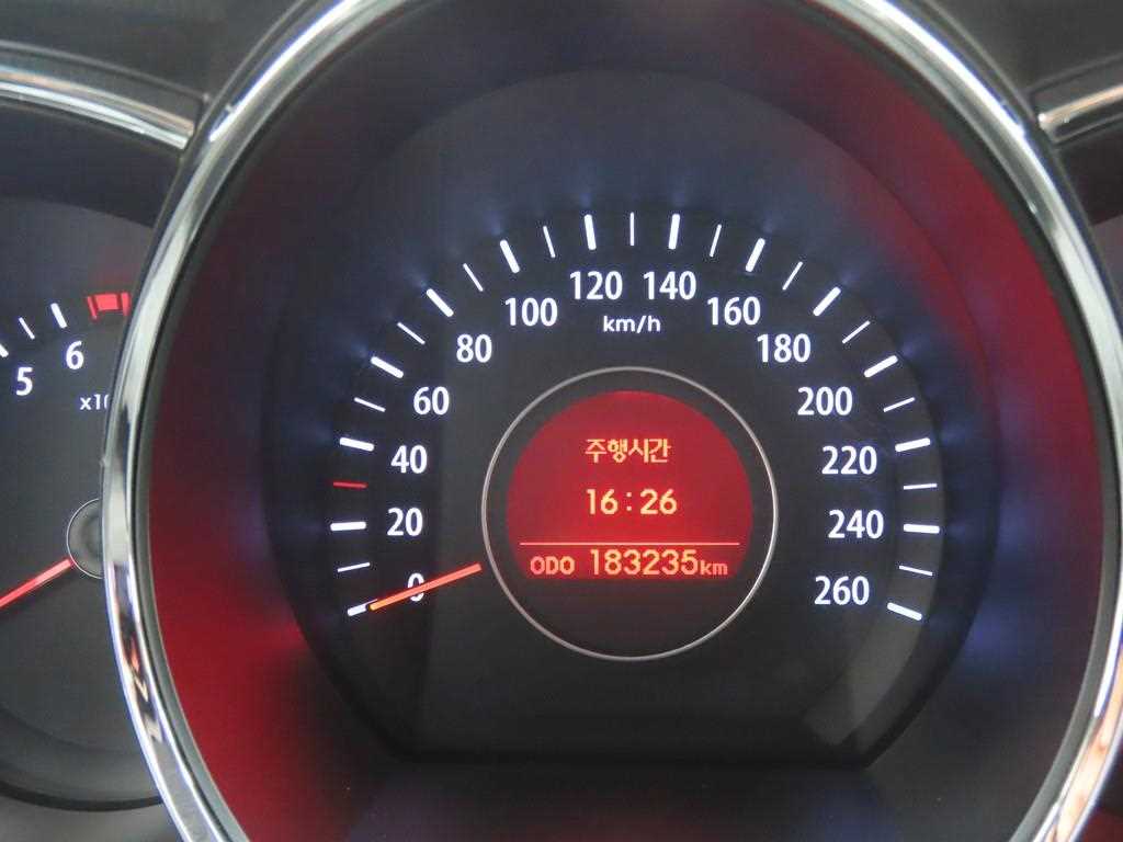 KIA K5 - Vista 8
