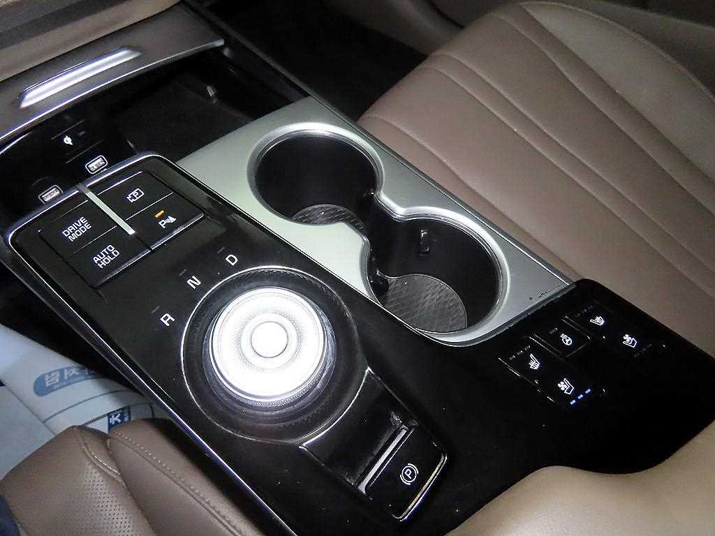 KIA K8 - Vista 12