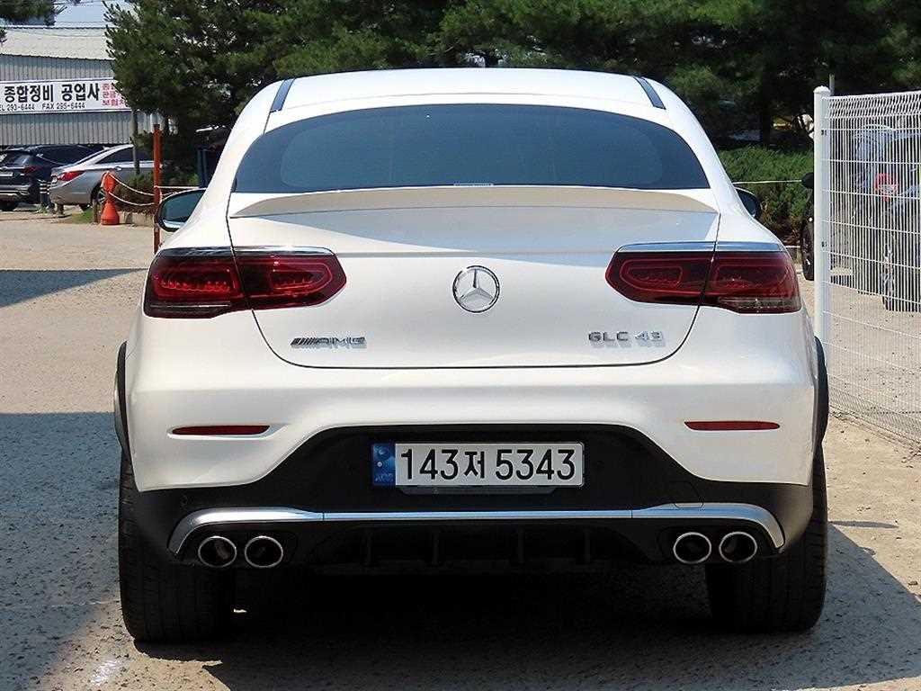 Mercedes Benz GLC Class - Vista 4