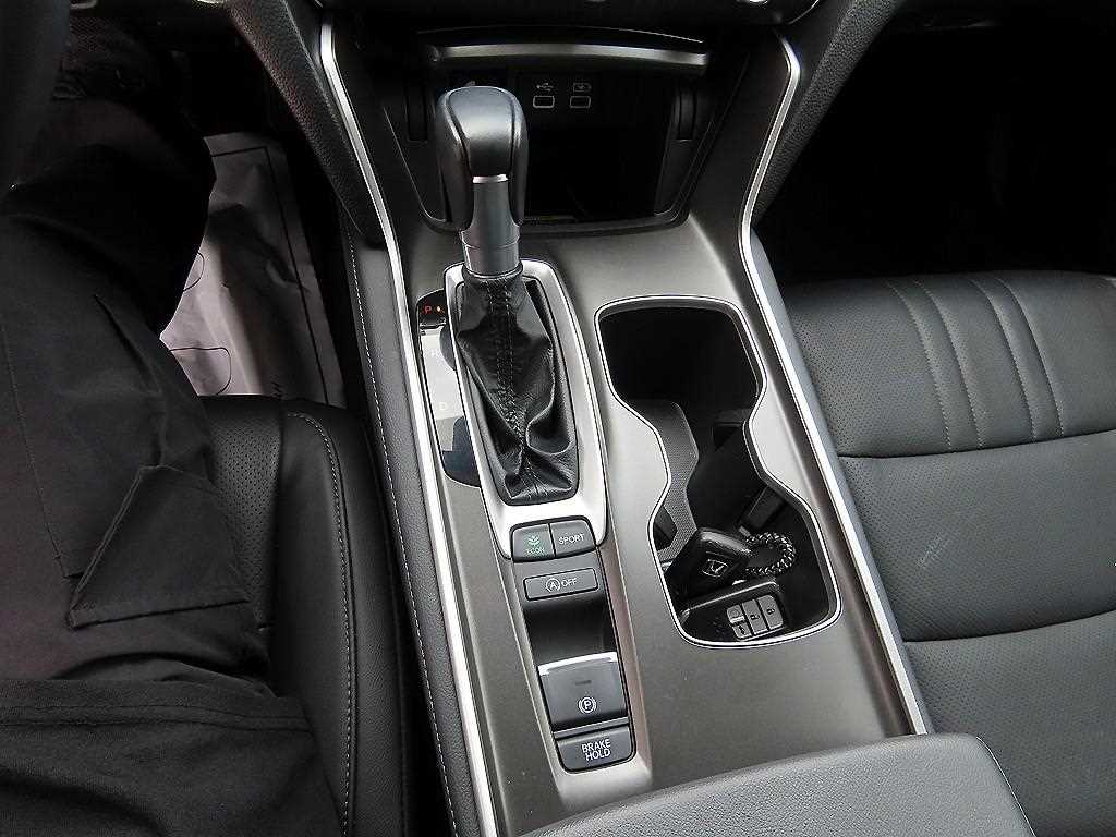 Honda Accord - Vista 10