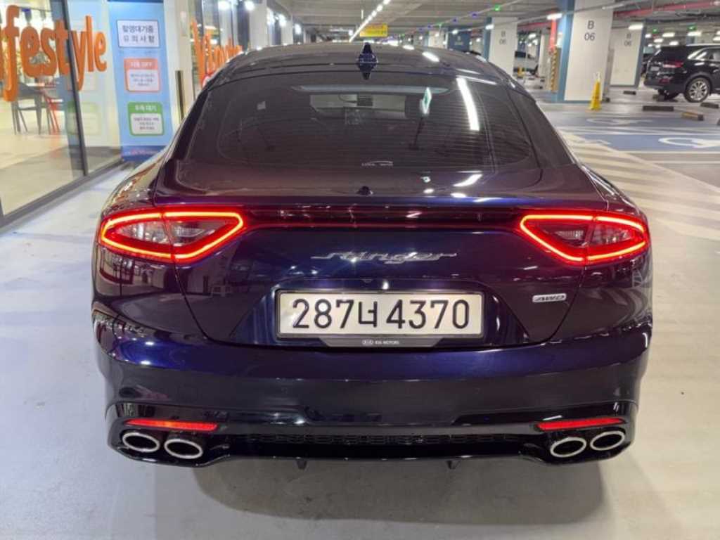 KIA Stinger - Vista 5