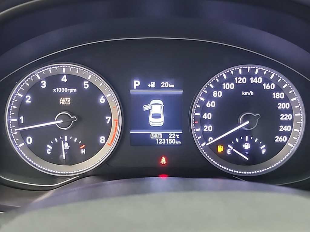 HYUNDAI Grandeur - Vista 6