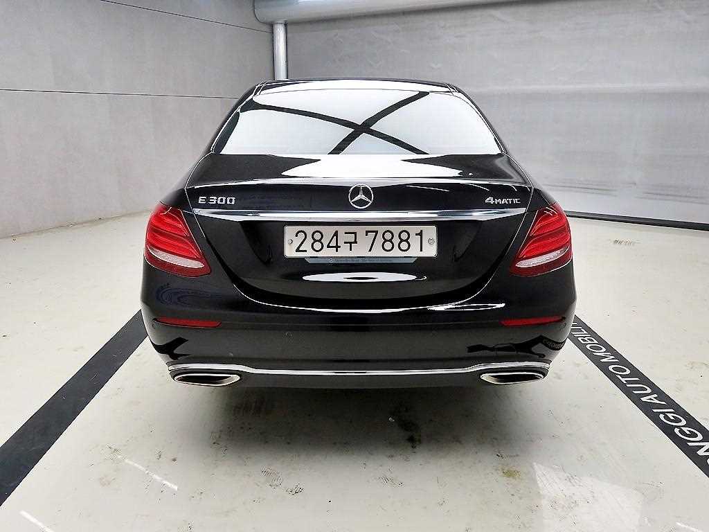 Mercedes Benz E class - Vista 3
