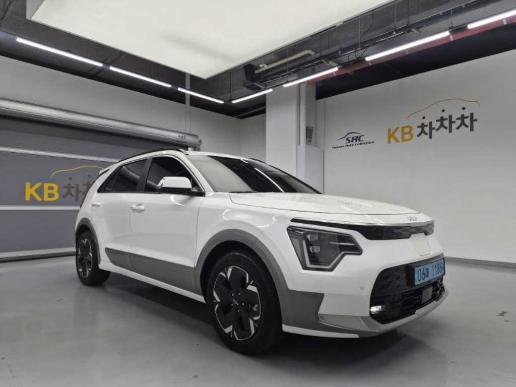 KIA Niro 2023 Blanco - Importación desde Corea - HF Imports Iquique - Foto 1