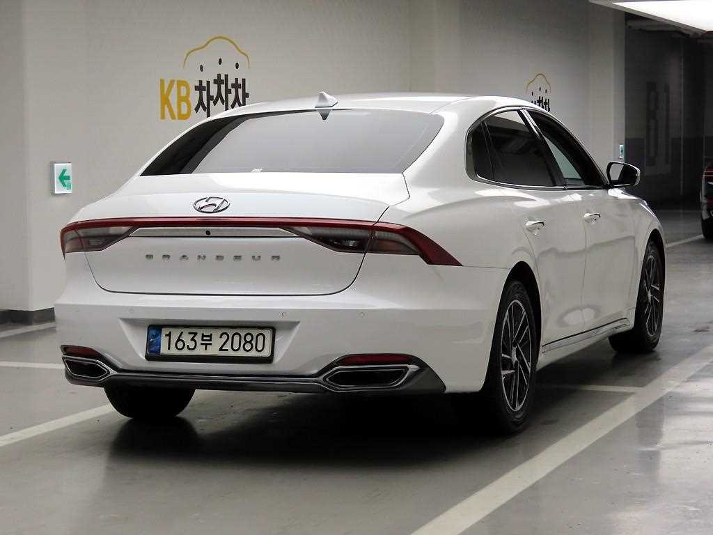 HYUNDAI Grandeur - Vista 4