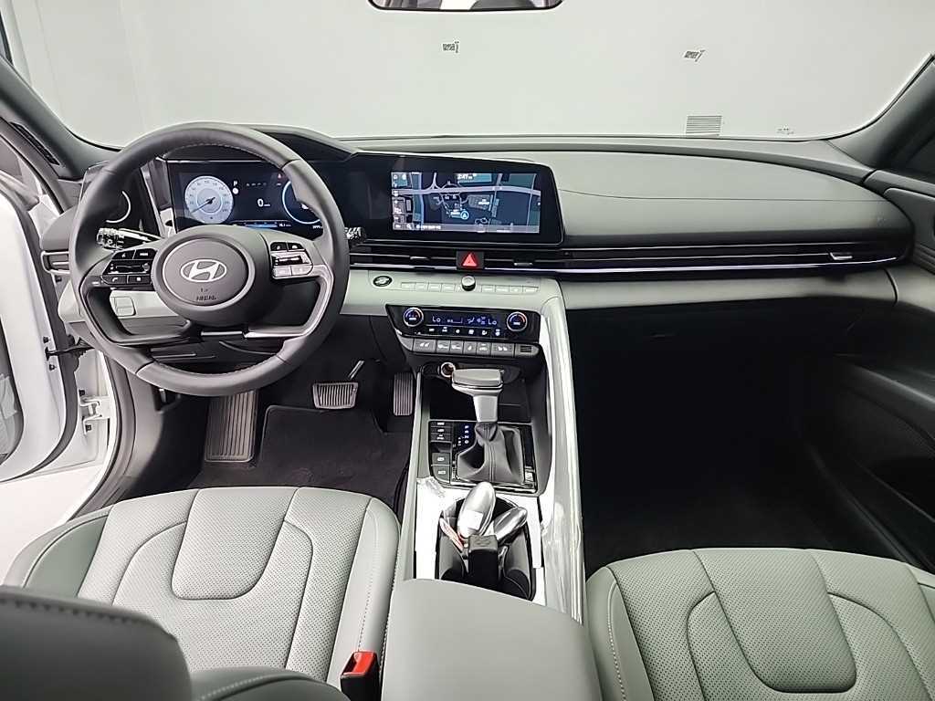 HYUNDAI Avante - Vista 7
