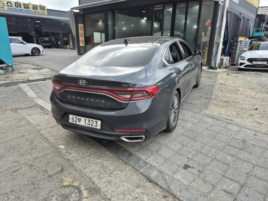 HYUNDAI Grandeur - Vista 3