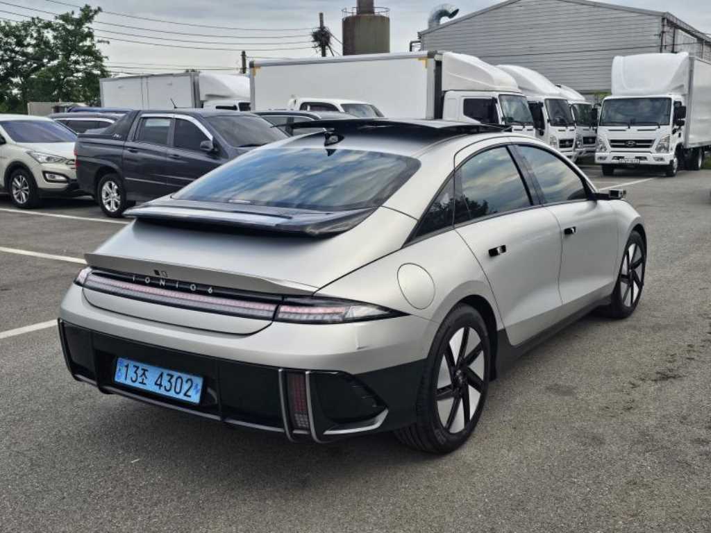 HYUNDAI Ioniq 6 - Vista 4