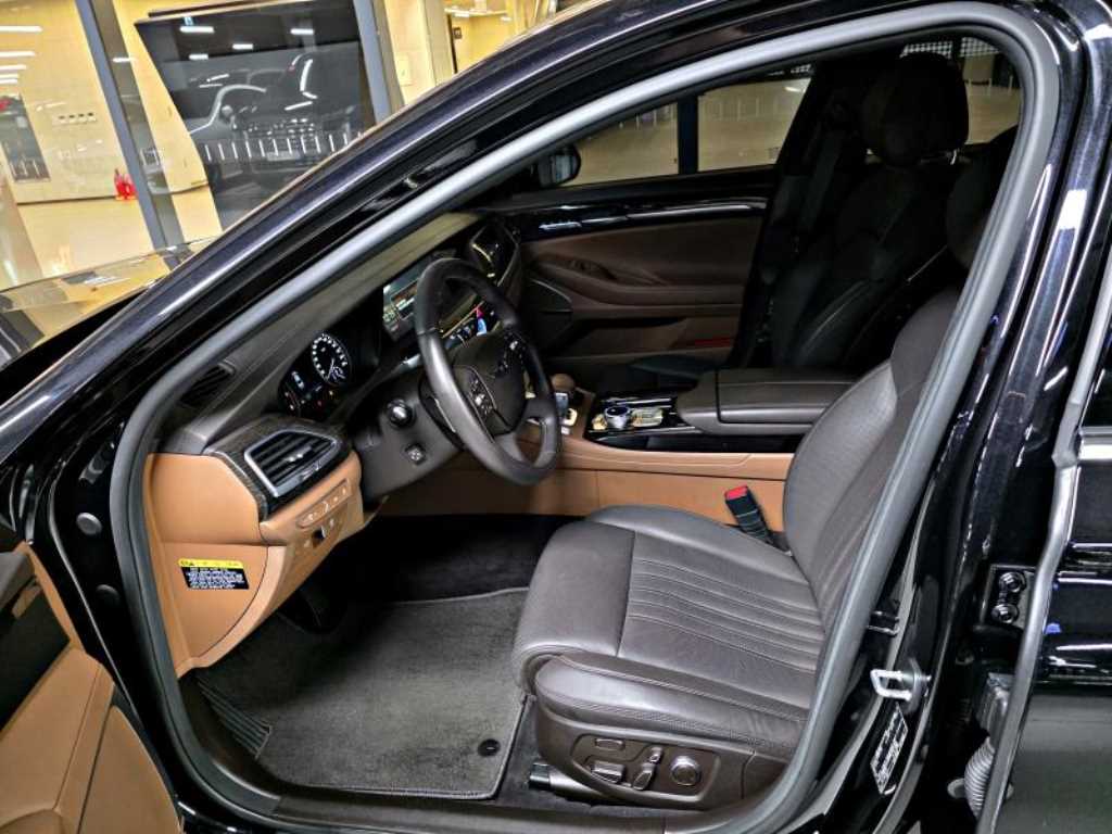 Genesis G90 - Vista 7
