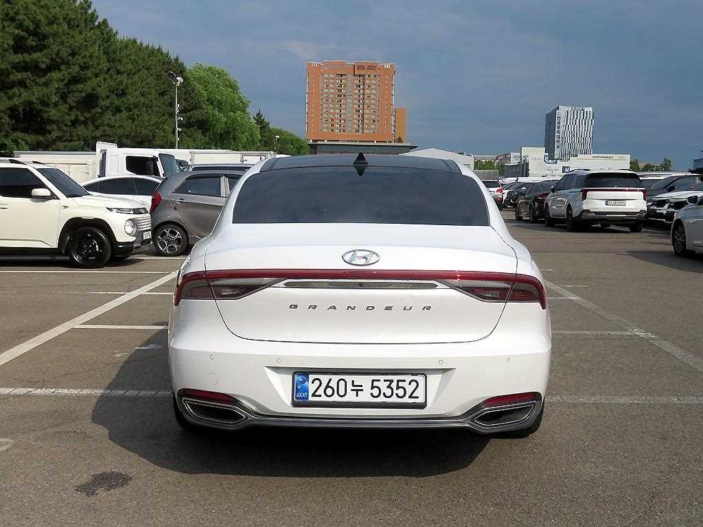 HYUNDAI Grandeur - Vista 3