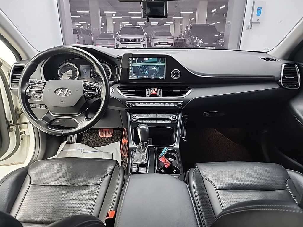 HYUNDAI Grandeur - Vista 7