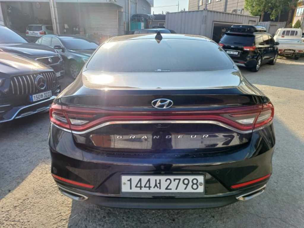 HYUNDAI Grandeur - Vista 5