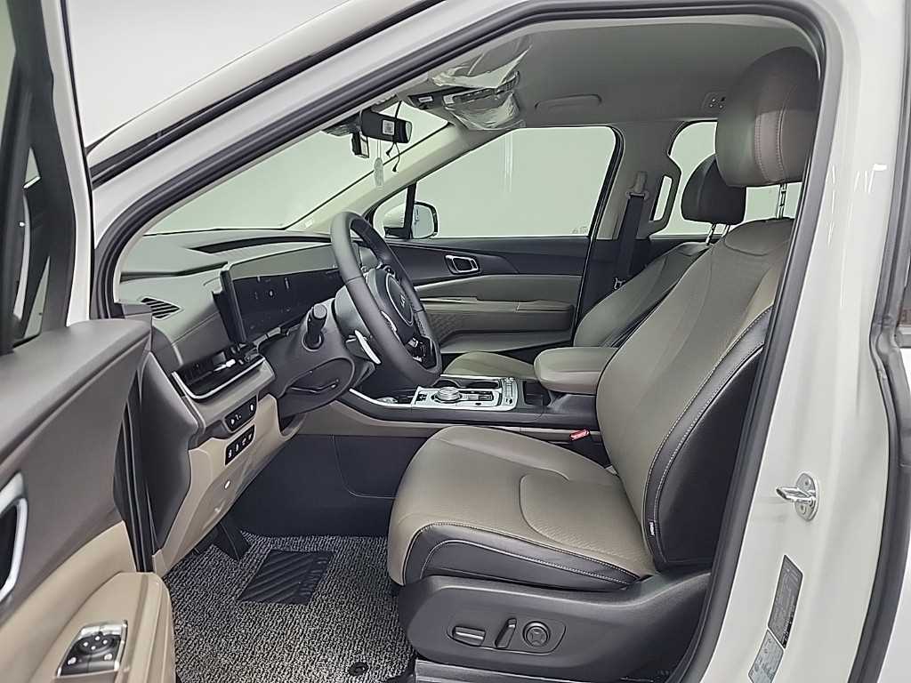KIA Carnival - Vista 11