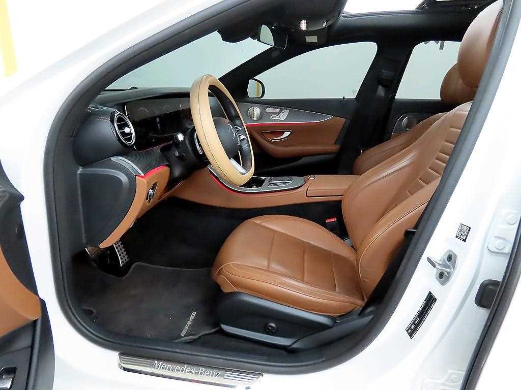 Mercedes Benz E class - Vista 5