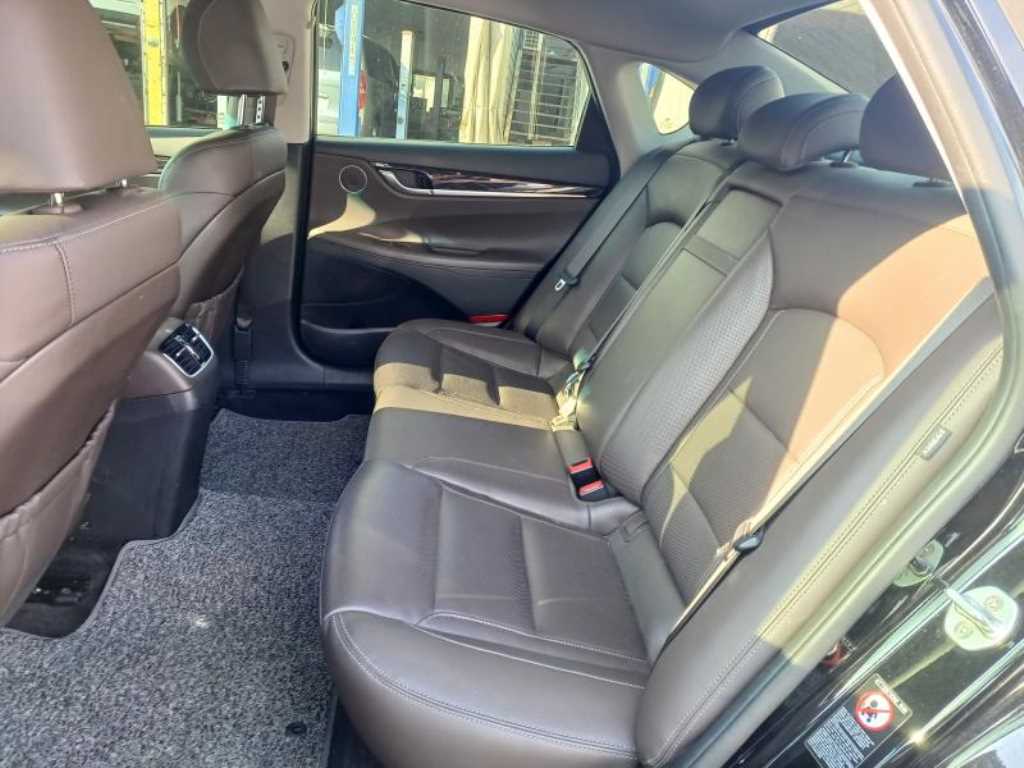 HYUNDAI Grandeur - Vista 9