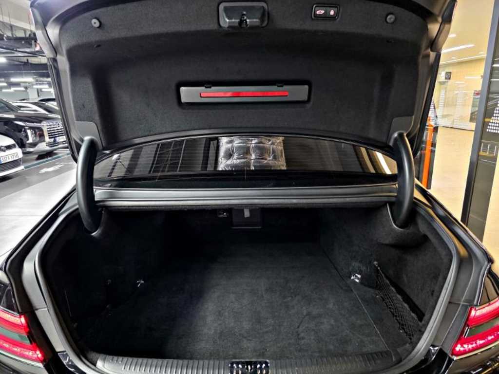 Genesis G90 - Vista 6
