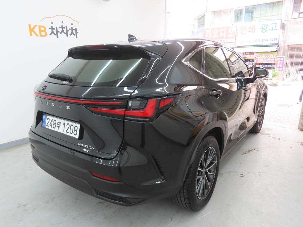 Lexus NX - Vista 3