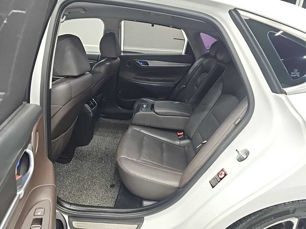 HYUNDAI Grandeur - Vista 12