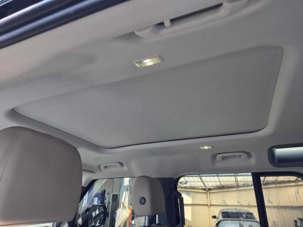 Land Rover Defender 2023 Negro - Importación desde Corea - HF Imports Iquique - Foto 13