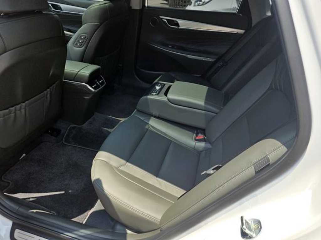 HYUNDAI Grandeur - Vista 10
