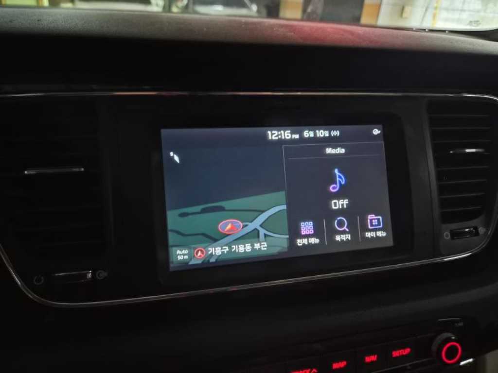 KIA Carnival - Vista 11