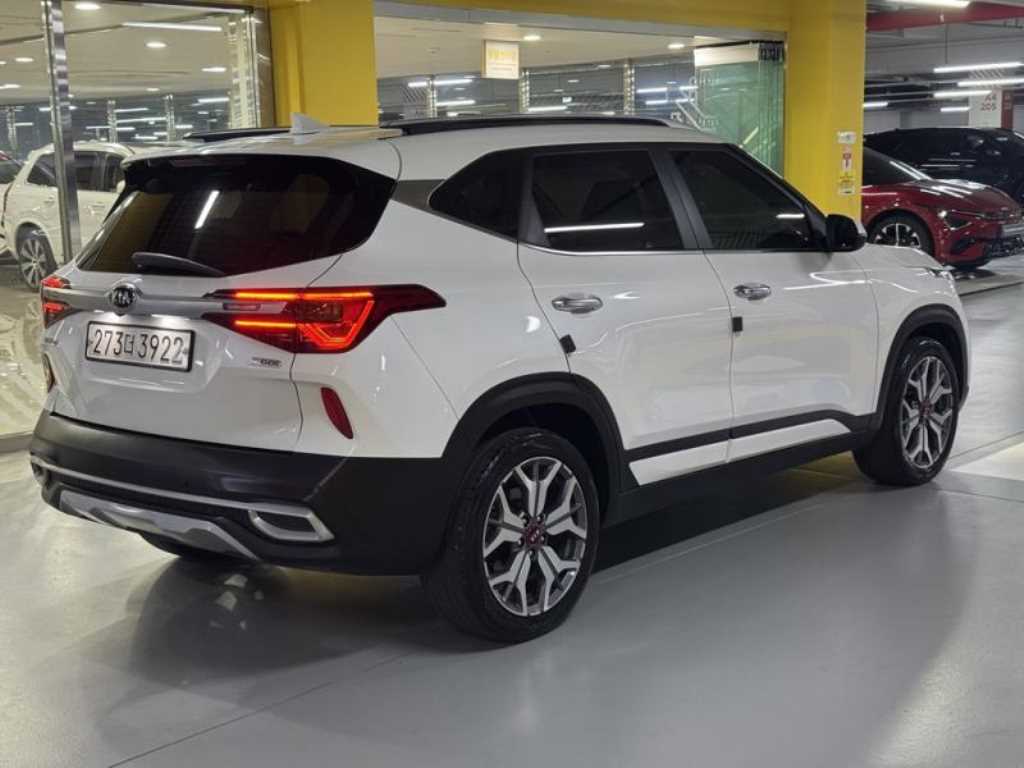 KIA Seltos - Vista 4