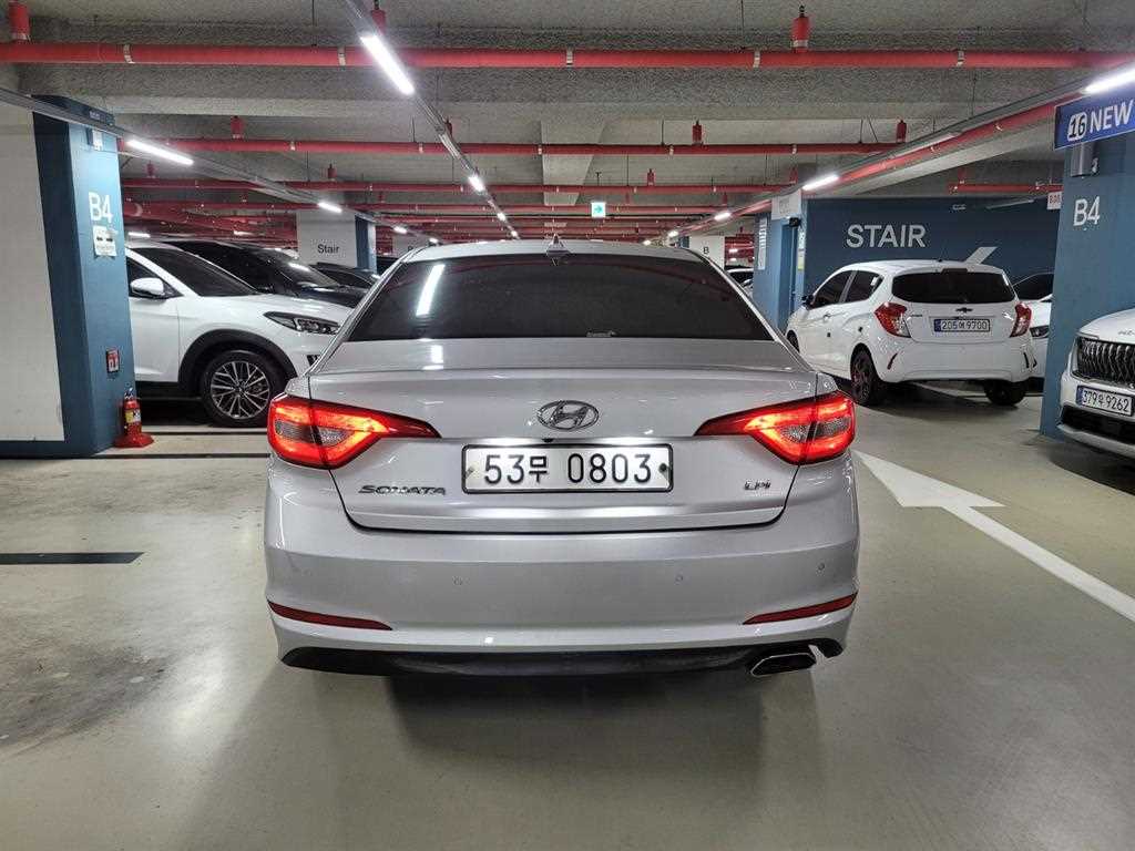 HYUNDAI Sonata - Vista 4