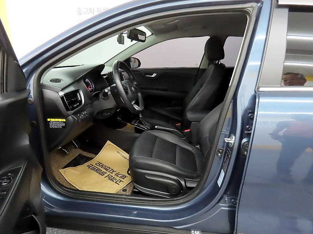 KIA Stonic - Vista 6
