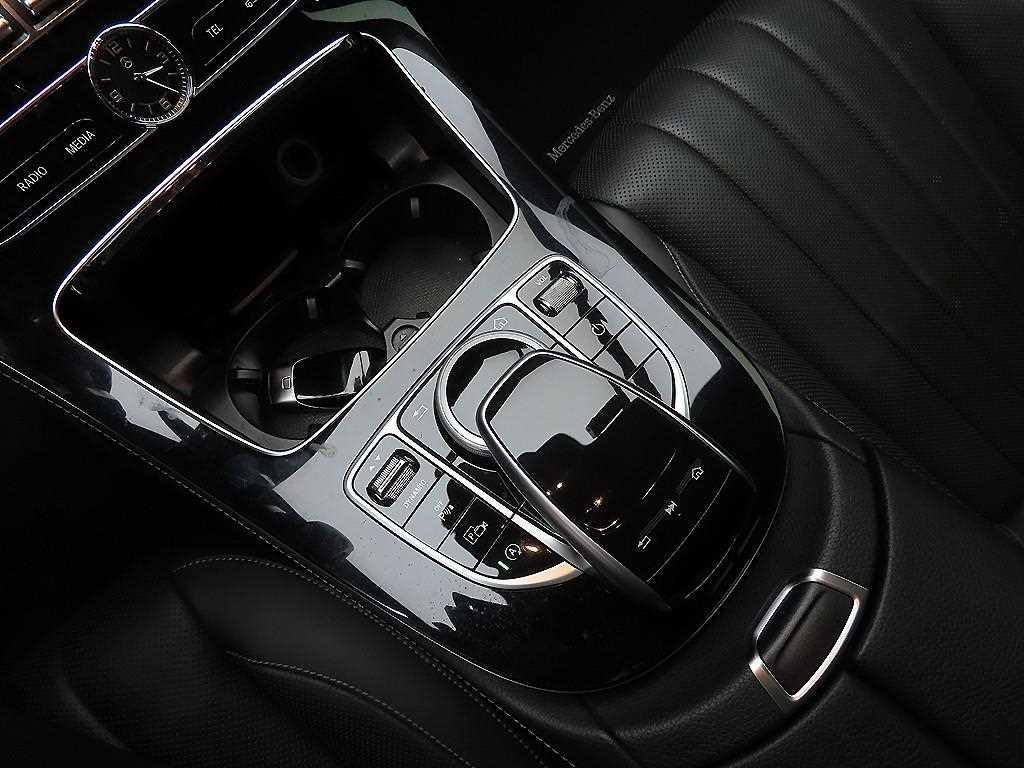 Mercedes Benz E class 2018 Negro - Importación desde Corea - HF Imports Iquique - Foto 13
