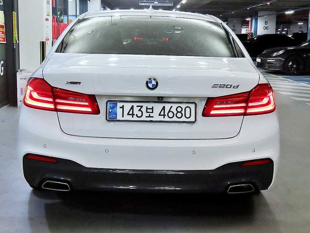 BMW 5 Series - Vista 5