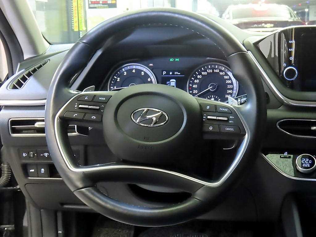 HYUNDAI Sonata - Vista 10