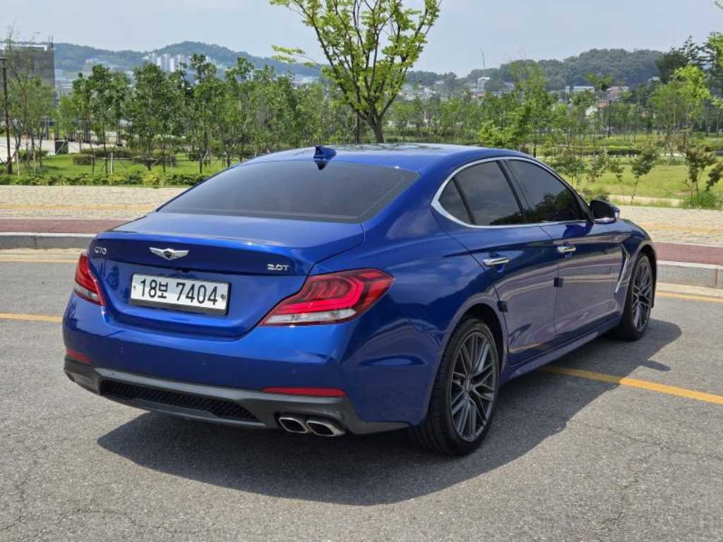 Genesis G70 - Vista 6