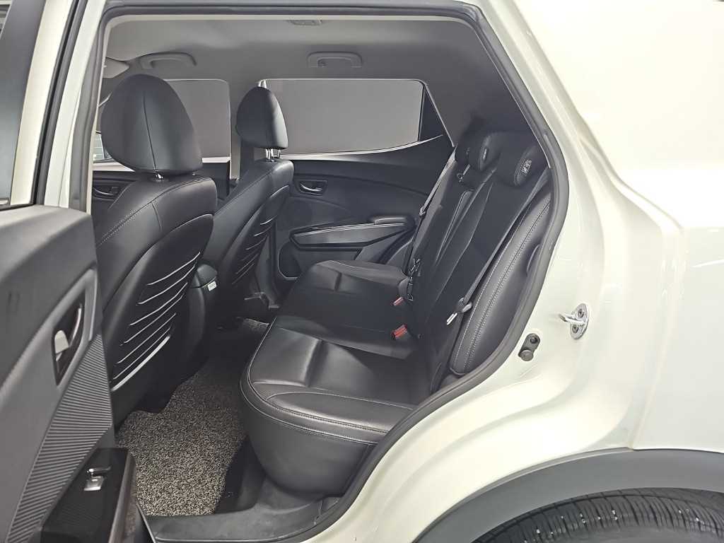 Ssangyong Tivoli - Vista 12