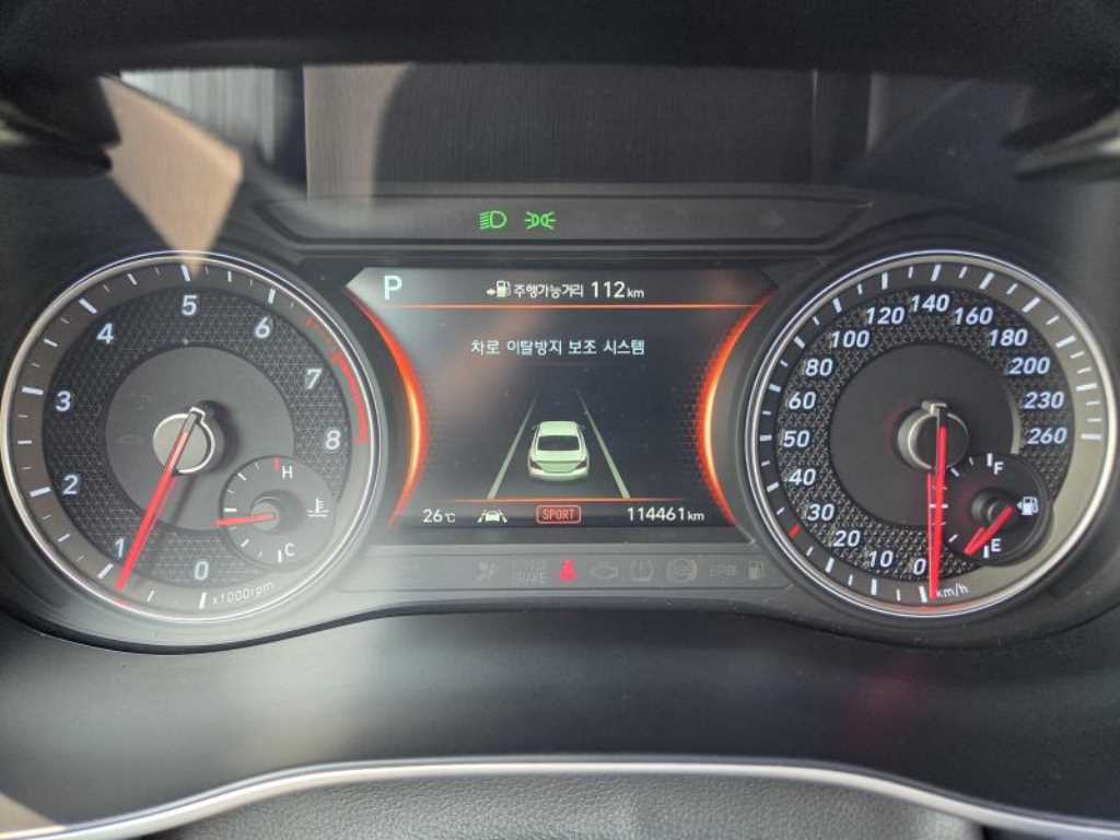 Genesis G70 - Vista 12