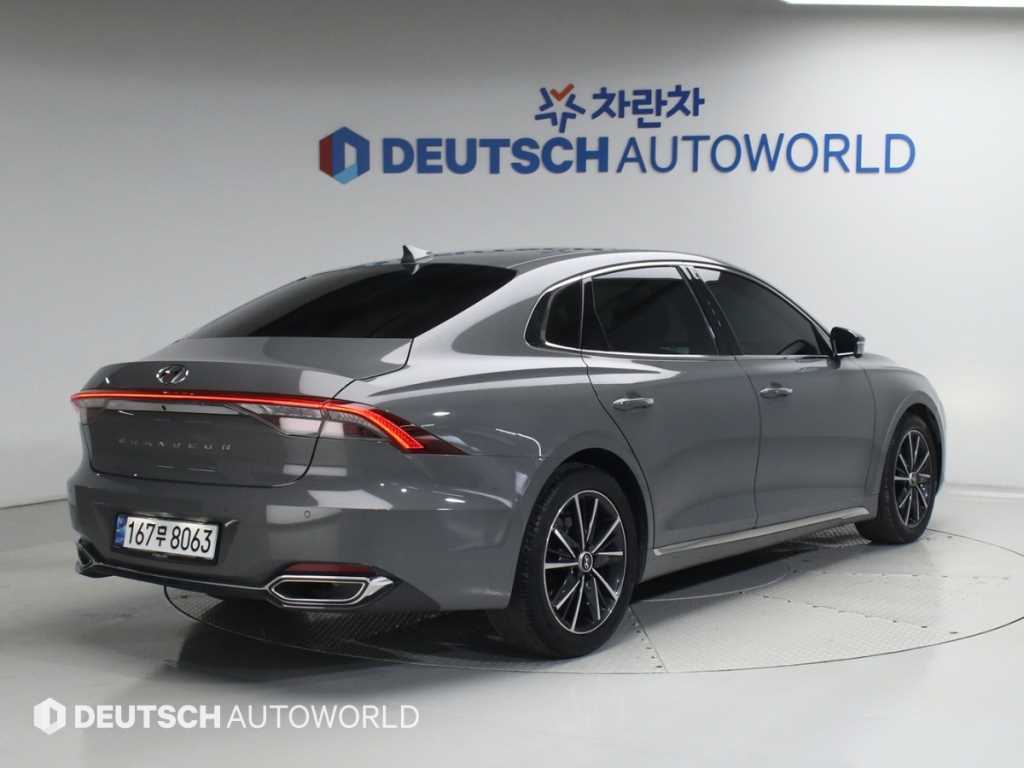 HYUNDAI Grandeur - Vista 2