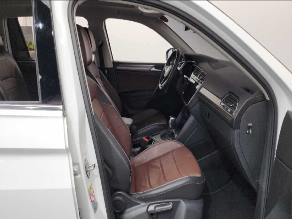 Volkswagen Tiguan - Vista 11