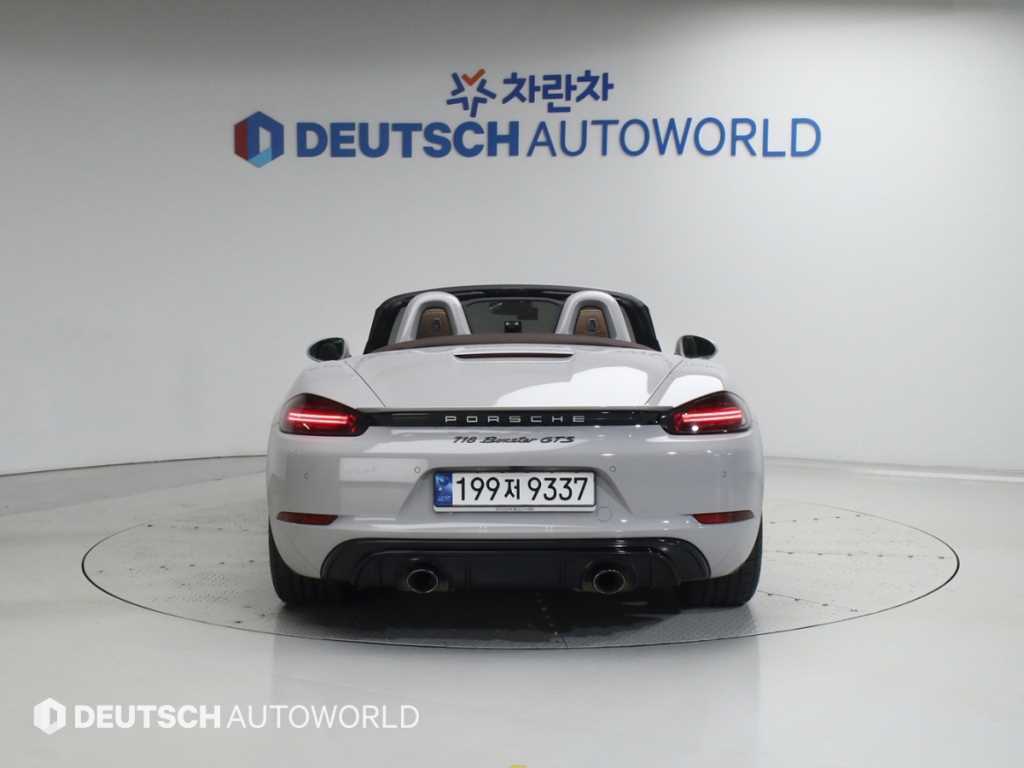 Porsche 718 - Vista 4
