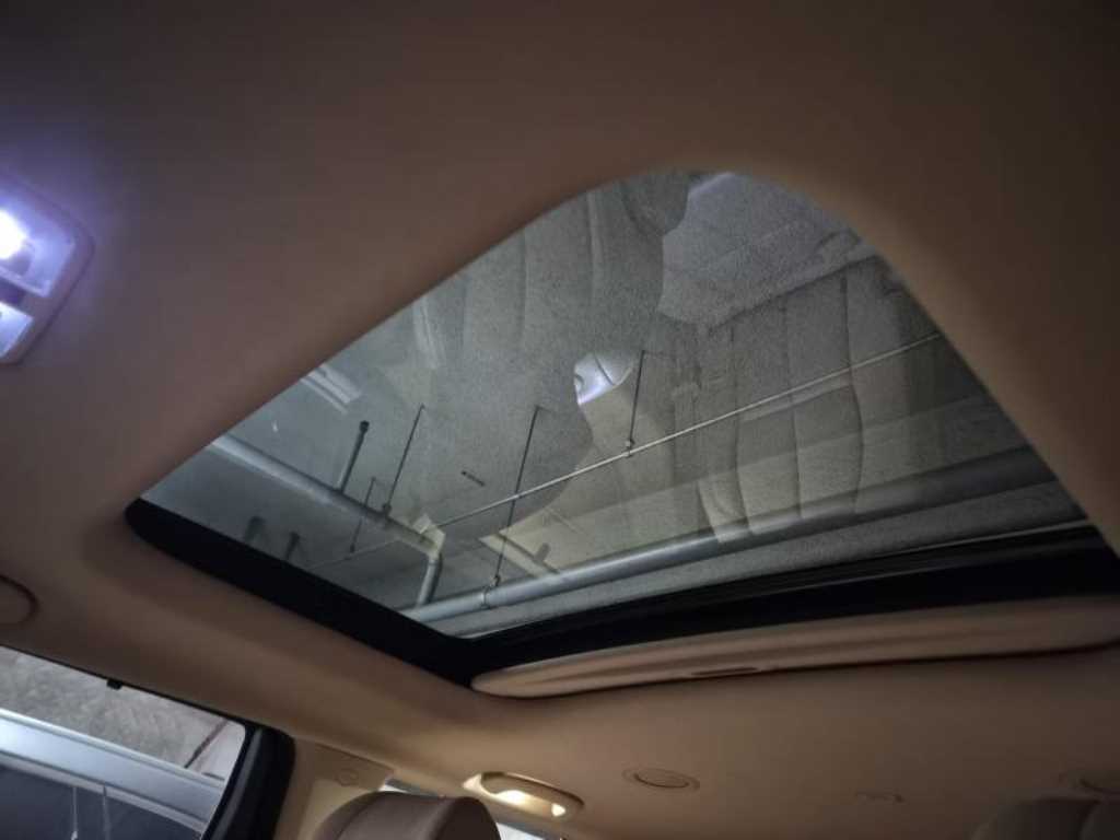 KIA Carnival - Vista 4