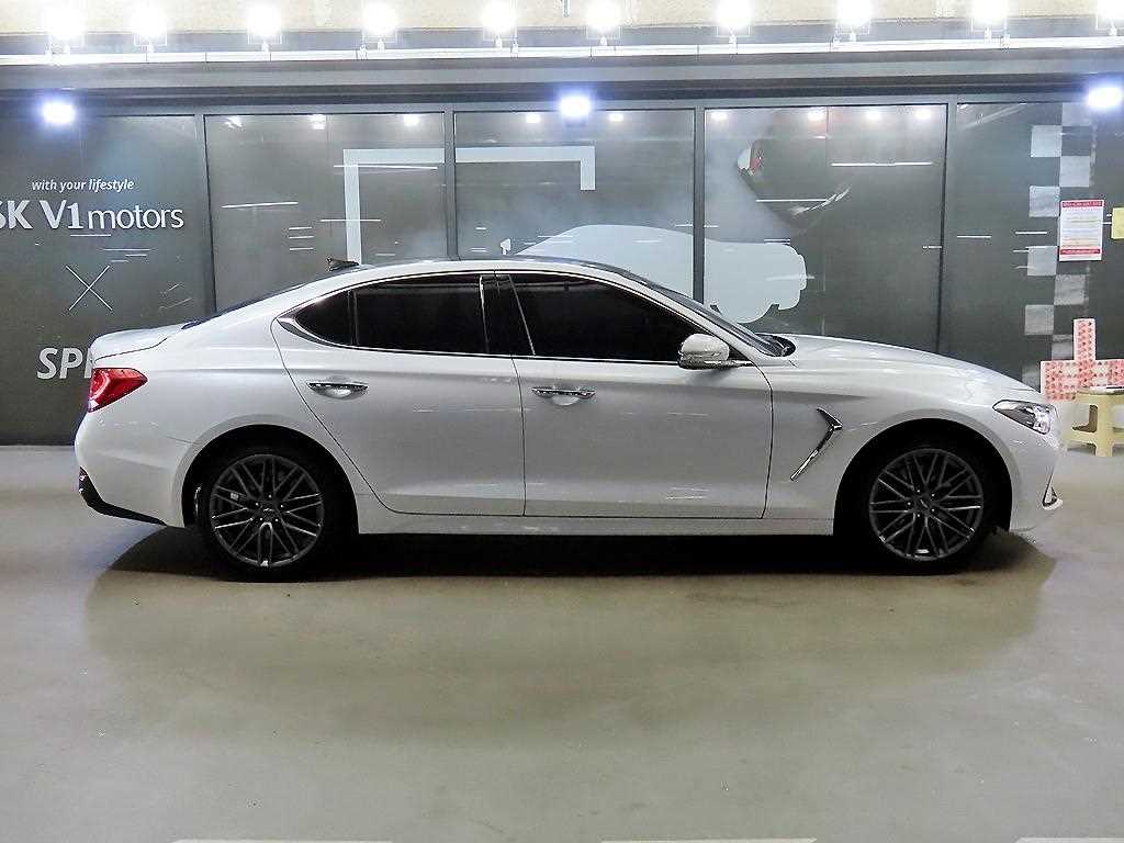 Genesis G70 - Vista 3