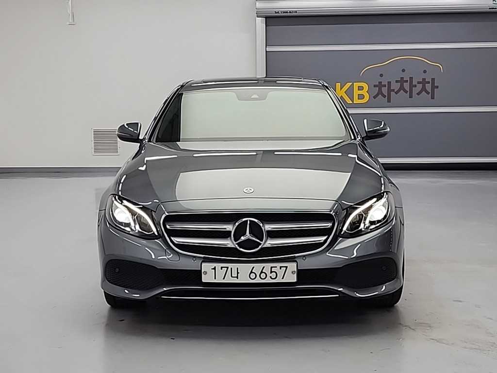 Mercedes Benz E class - Vista 2