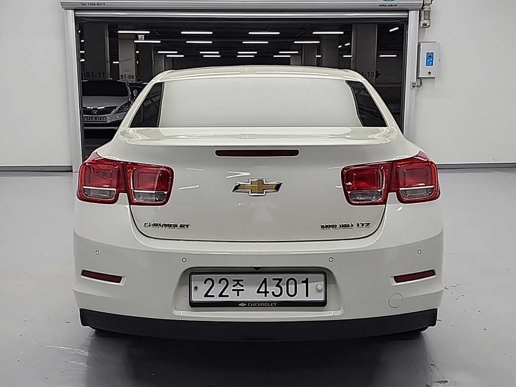 Chevrolet Malibu - Vista 3