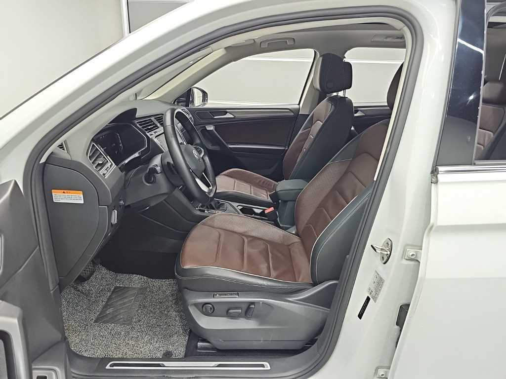 Volkswagen Tiguan - Vista 11
