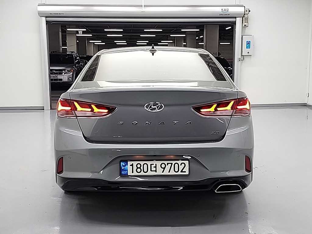 HYUNDAI Sonata - Vista 3