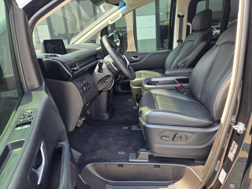HYUNDAI Staria - Vista 12