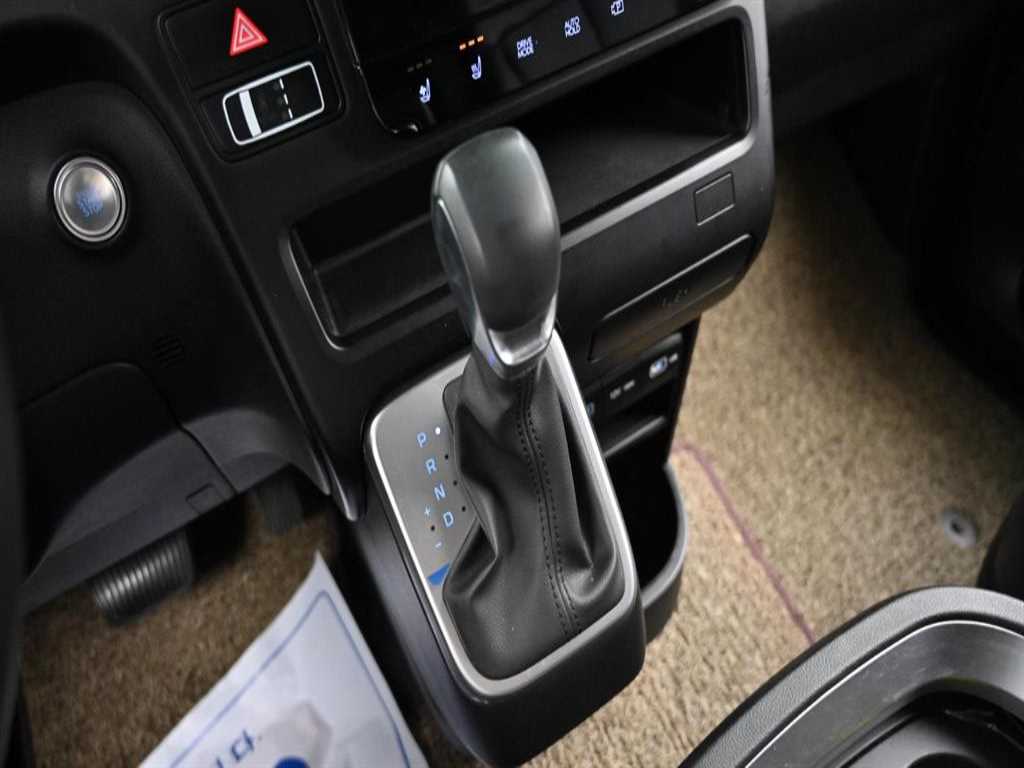 HYUNDAI Staria - Vista 9
