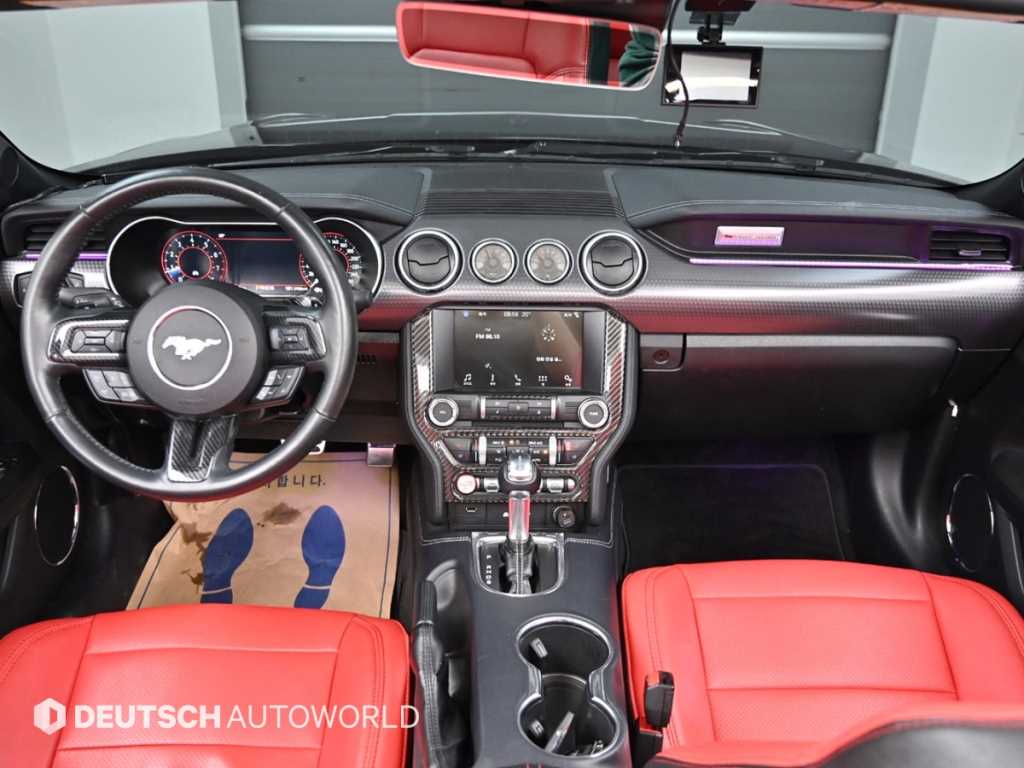 Ford Mustang - Vista 7